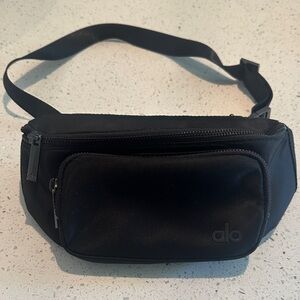ALO Yoga Black Belt Bag for Men